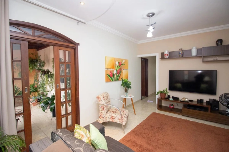 CASA À VENDA NO JARDIM LAGUNA: 4ª foto da galeria de imagens do imóvel