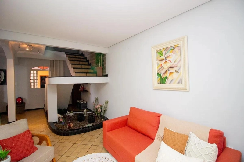 CASA À VENDA | 4 QUARTOS | 2 BANHEIROS | 4 VAGAS |: 6ª foto da galeria de imagens do imóvel