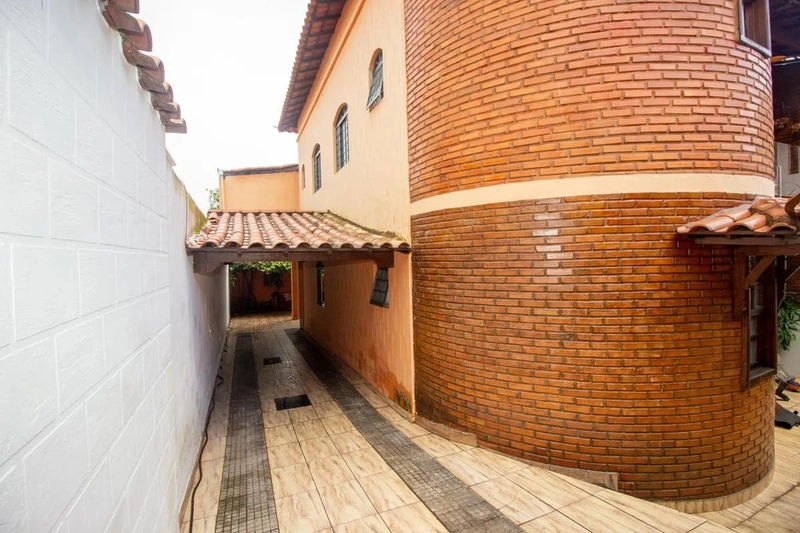 CASA À VENDA | 4 QUARTOS | 2 BANHEIROS | 4 VAGAS |: 44ª foto da galeria de imagens do imóvel