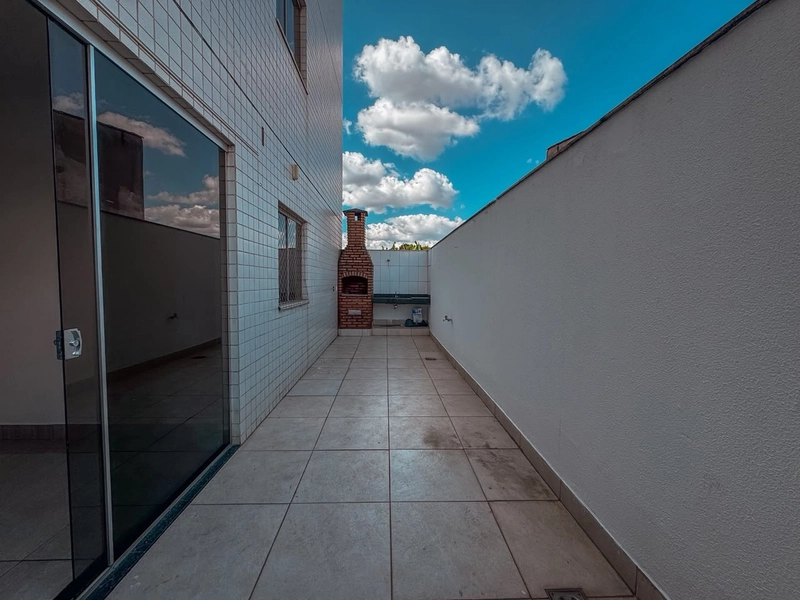 ÁREA PRIVATIVA Á VENDA NO SERRANO | 128m²: 2ª foto da galeria de imagens do imóvel