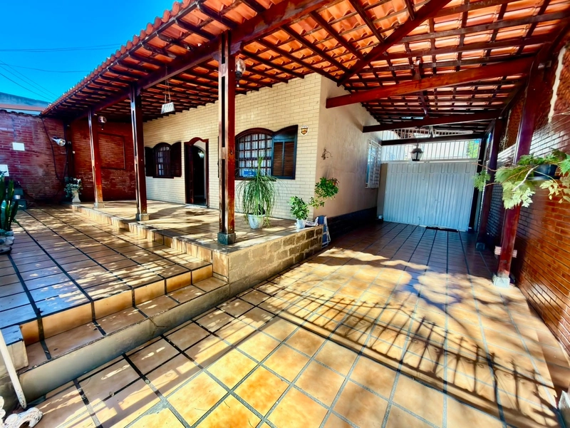 CASA COMERCIAL Á VENDA NO ALÍPIO DE MELO | LOTE 270 M² | 3 QTS | SUÍTE: 1ª foto da galeria de imagens do imóvel