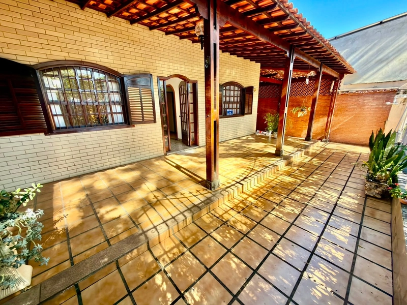 CASA COMERCIAL Á VENDA NO ALÍPIO DE MELO | LOTE 270 M² | 3 QTS | SUÍTE: 2ª foto da galeria de imagens do imóvel