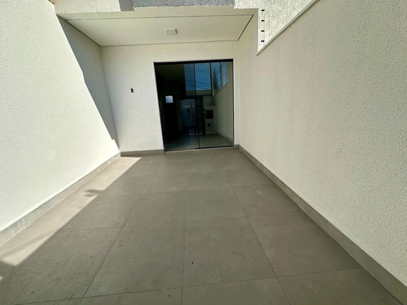 CASA GEMINADA INDIVIDUAL Á VENDA NO PLANALTO | 02 SUÍTES | LAVABO |: 2ª foto da galeria de imagens do imóvel