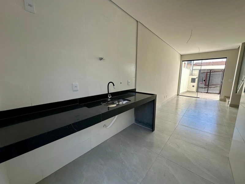 CASA GEMINADA INDIVIDUAL Á VENDA NO PLANALTO | 02 SUÍTES | LAVABO |: 8ª foto da galeria de imagens do imóvel