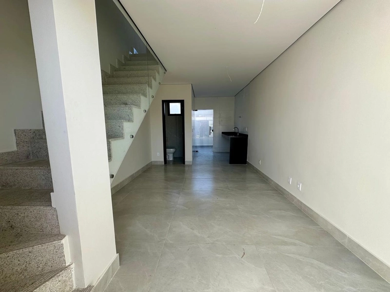 CASA GEMINADA INDIVIDUAL Á VENDA NO PLANALTO | 02 SUÍTES | LAVABO |: 5ª foto da galeria de imagens do imóvel