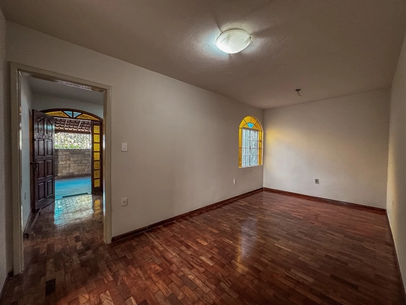 CASA RESIDENCIAL OU COMERCIAL Á VENDA NO SERRANO | 200M² LOTE: 4ª foto da galeria de imagens do imóvel