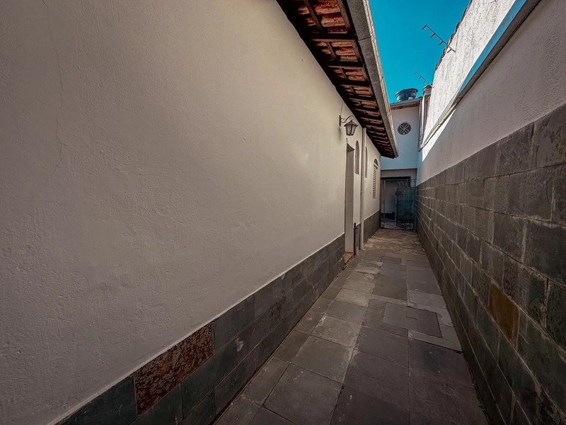 CASA RESIDENCIAL OU COMERCIAL Á VENDA NO SERRANO | 200M² LOTE: 30ª foto da galeria de imagens do imóvel