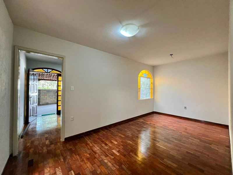 CASA RESIDENCIAL OU COMERCIAL Á VENDA NO SERRANO | 200M² LOTE: 13ª foto da galeria de imagens do imóvel