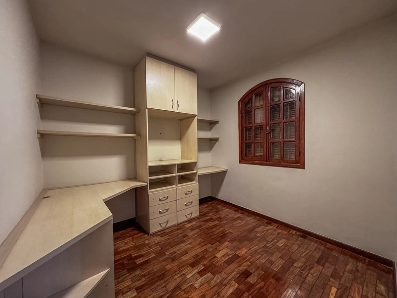 CASA RESIDENCIAL OU COMERCIAL Á VENDA NO SERRANO | 200M² LOTE: 16ª foto da galeria de imagens do imóvel