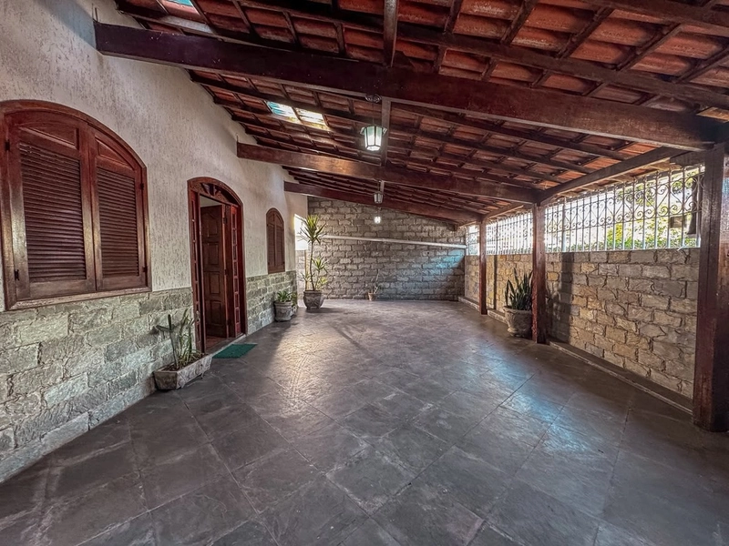 CASA RESIDENCIAL OU COMERCIAL Á VENDA NO SERRANO | 200M² LOTE: 3ª foto da galeria de imagens do imóvel