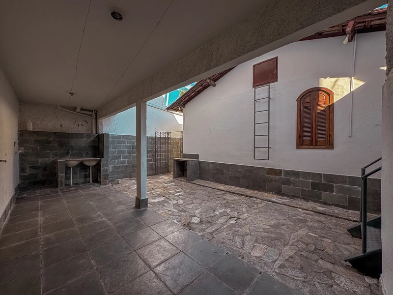 CASA RESIDENCIAL OU COMERCIAL Á VENDA NO SERRANO | 200M² LOTE: 37ª foto da galeria de imagens do imóvel
