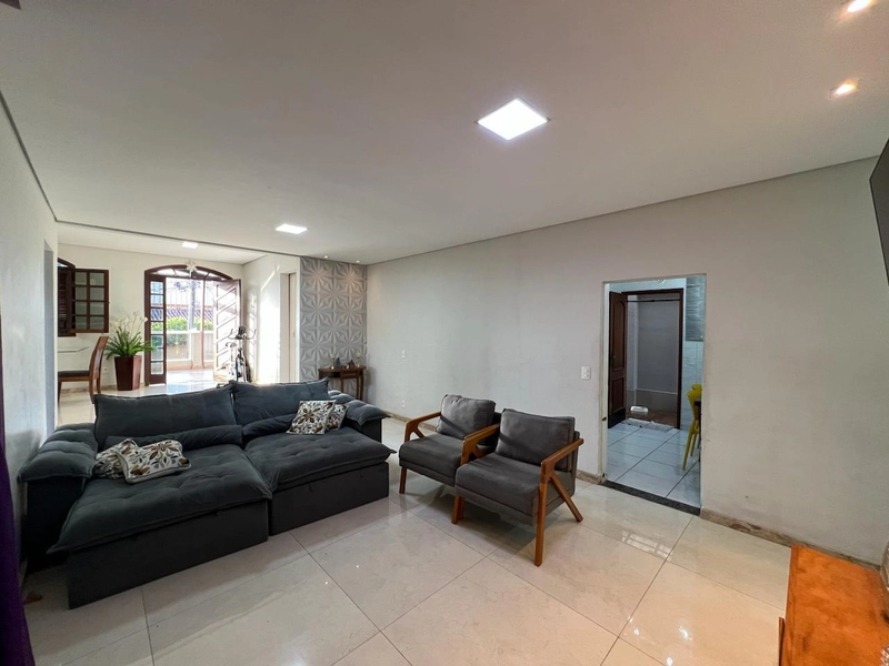 CASA NO ALÍPIO DE MELO REFORMADA | 04 QUARTOS | SUÍTE | PISCINA: 13ª foto da galeria de imagens do imóvel