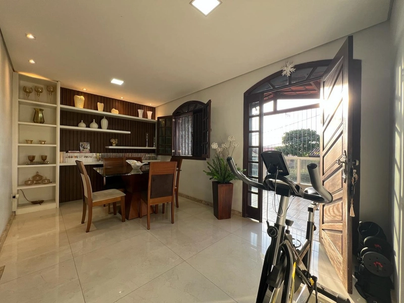 CASA NO ALÍPIO DE MELO REFORMADA | 04 QUARTOS | SUÍTE | PISCINA: 7ª foto da galeria de imagens do imóvel