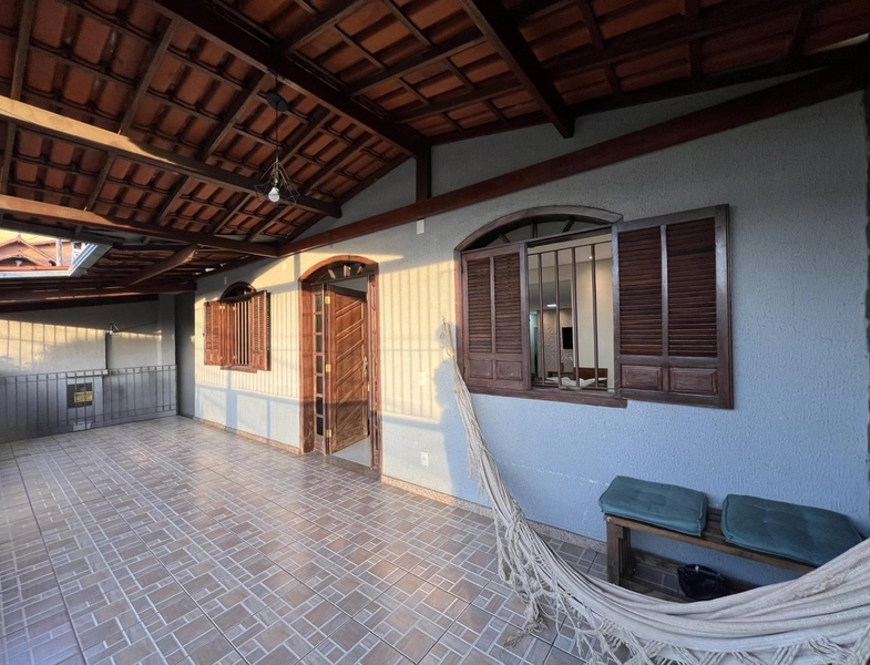 CASA NO ALÍPIO DE MELO REFORMADA | 04 QUARTOS | SUÍTE | PISCINA: 1ª foto da galeria de imagens do imóvel