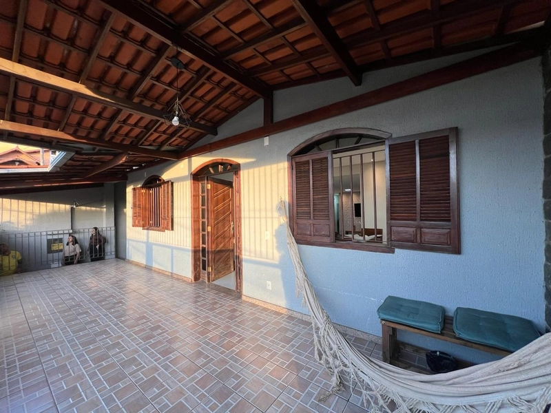 CASA NO ALÍPIO DE MELO REFORMADA | 04 QUARTOS | SUÍTE | PISCINA: 2ª foto da galeria de imagens do imóvel