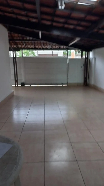CASA LINEAR COM PISCINA A VENDA NO SANTA TEREZINHA: 7ª foto da galeria de imagens do imóvel