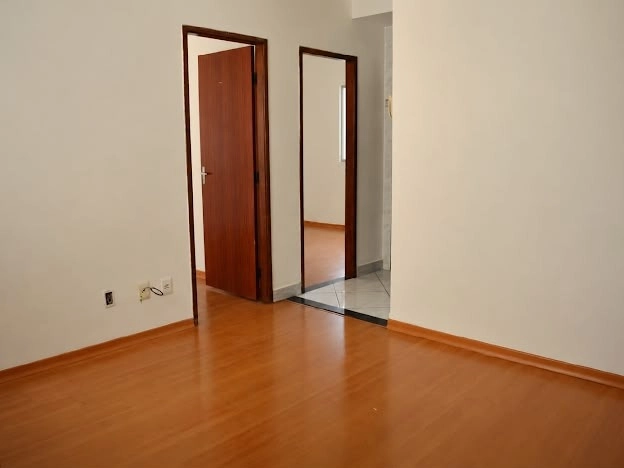 APARTAMENTO 2 QUARTOS 1 VAGA DE ESTACIONAMENTO - BAIRRO - ARVOREDO 2