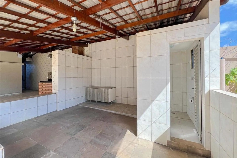 Casa Colonial à Venda no Serrano | 4 Quartos | 2 Suítes | Piscina: 17ª foto da galeria de imagens do imóvel