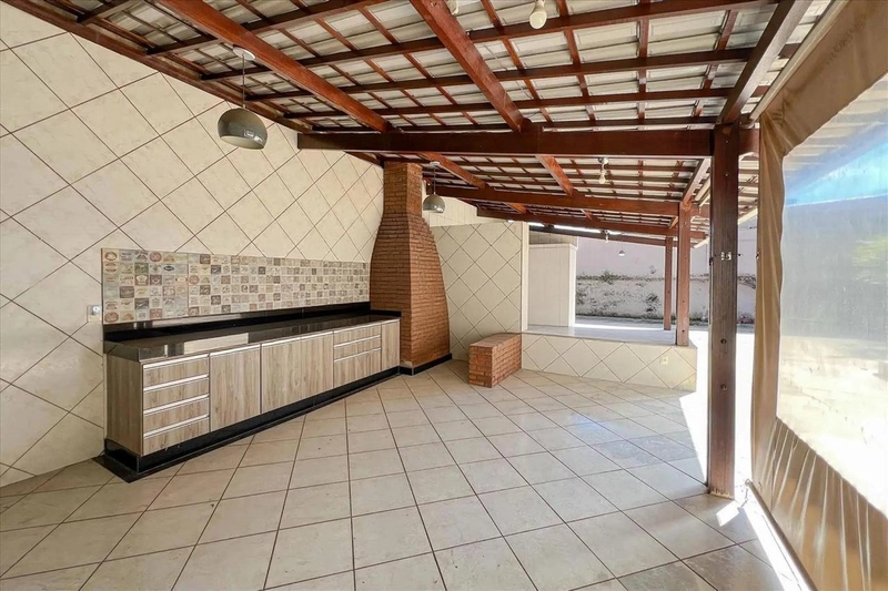 Casa Colonial à Venda no Serrano | 4 Quartos | 2 Suítes | Piscina: 16ª foto da galeria de imagens do imóvel