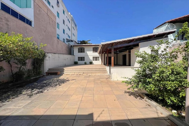 Casa Colonial à Venda no Serrano | 4 Quartos | 2 Suítes | Piscina: 8ª foto da galeria de imagens do imóvel
