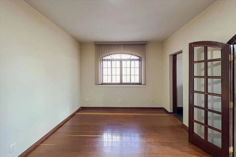 Casa Colonial à Venda no Serrano | 4 Quartos | 2 Suítes | Piscina: 24ª foto da galeria de imagens do imóvel