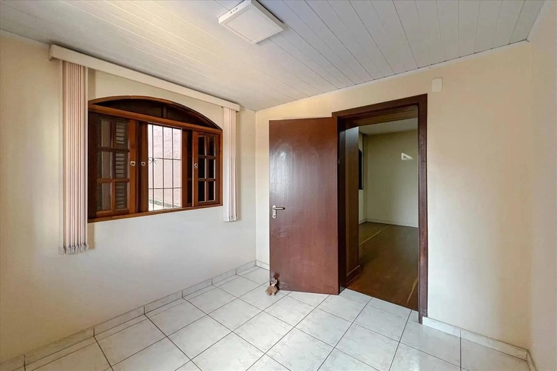 Casa Colonial à Venda no Serrano | 4 Quartos | 2 Suítes | Piscina: 28ª foto da galeria de imagens do imóvel