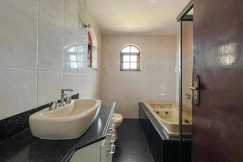 Casa Colonial à Venda no Serrano | 4 Quartos | 2 Suítes | Piscina: 34ª foto da galeria de imagens do imóvel