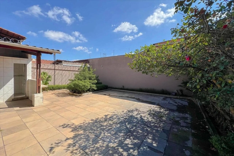 Casa Colonial à Venda no Serrano | 4 Quartos | 2 Suítes | Piscina: 12ª foto da galeria de imagens do imóvel