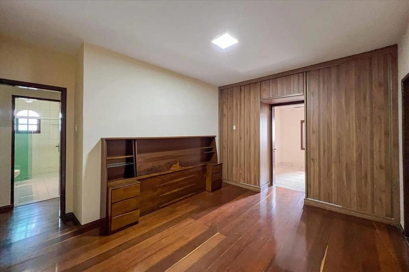 Casa Colonial à Venda no Serrano | 4 Quartos | 2 Suítes | Piscina: 30ª foto da galeria de imagens do imóvel