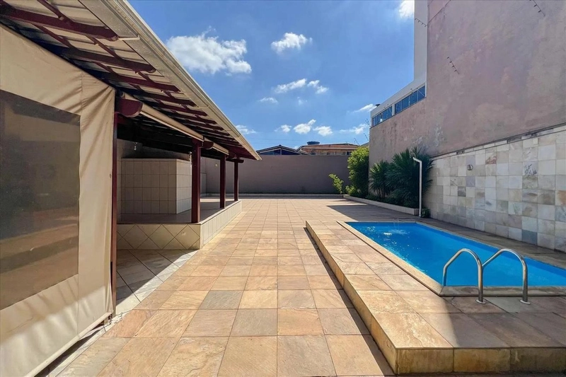 Casa Colonial à Venda no Serrano | 4 Quartos | 2 Suítes | Piscina: 4ª foto da galeria de imagens do imóvel