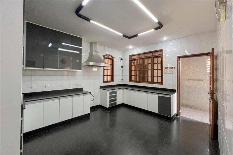 Casa Colonial à Venda no Serrano | 4 Quartos | 2 Suítes | Piscina: 25ª foto da galeria de imagens do imóvel