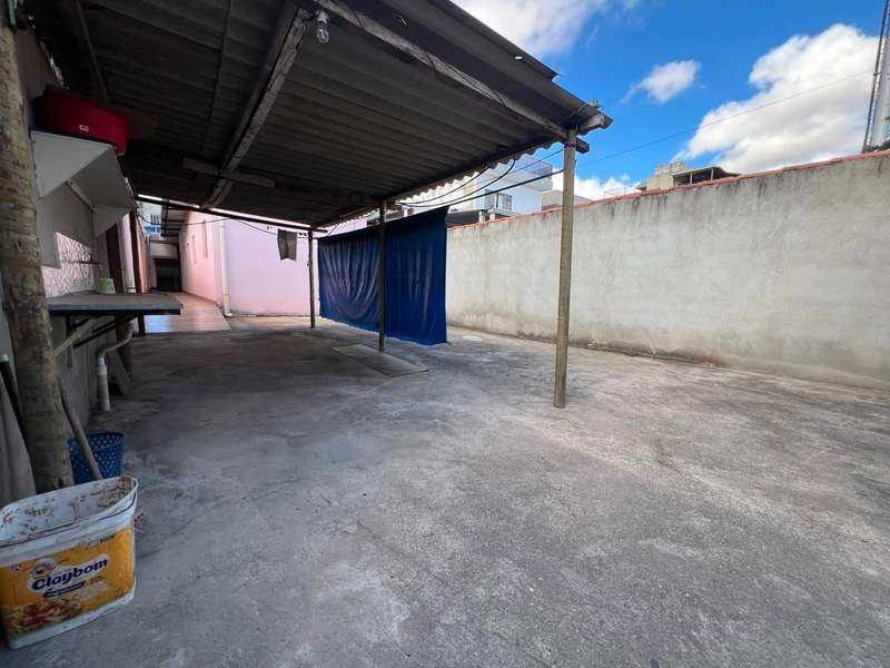 CASA GEMINADA INDIVIDUAL DE MEIO LOTE | 2 QUARTOS | 1 BANHEIRO |