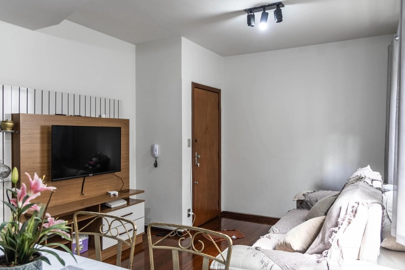 APARTAMENTO | 3 QUARTOS | 01 SUÍTE | 02 BANHEIROS| 01 VAGA