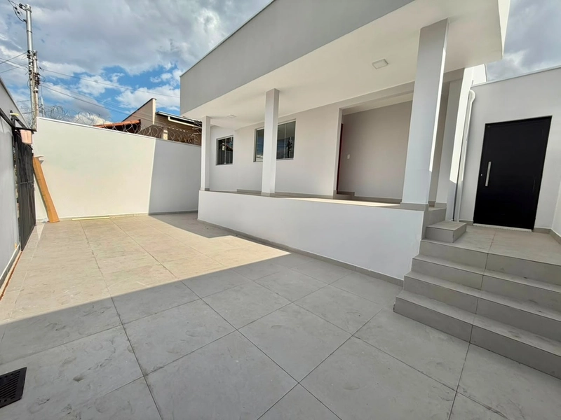 CASA LINEAR À VENDA NA REGIÃO DO ALÍPIO DE MELO - BH: 2ª foto da galeria de imagens do imóvel