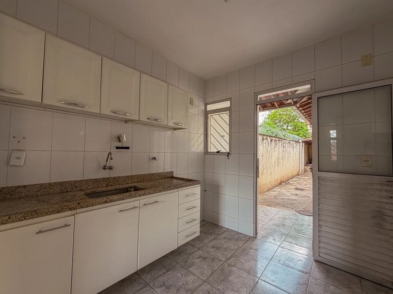 CASA GEMINADA INDIVIDUAL À VENDA | 3 QUARTOS | 1 SUÍTE | 02  BANHEIROS: 11ª foto da galeria de imagens do imóvel