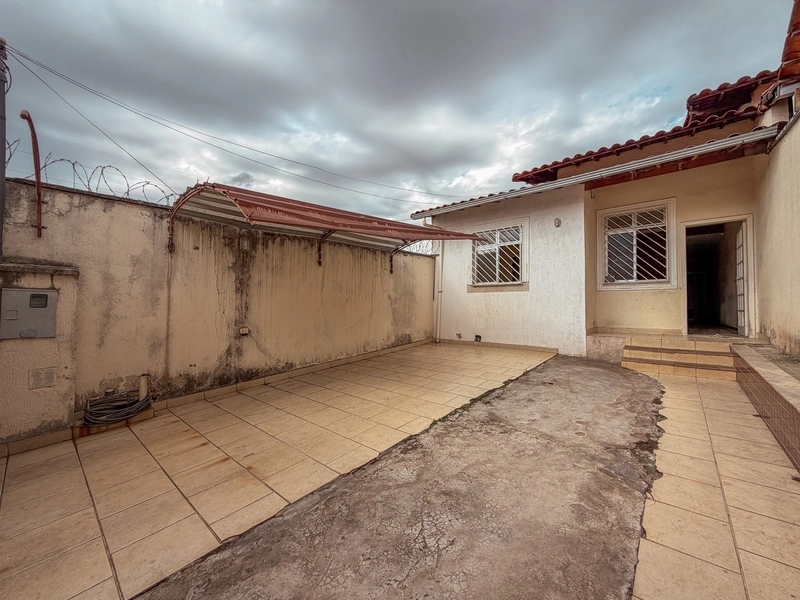 CASA GEMINADA INDIVIDUAL À VENDA | 3 QUARTOS | 1 SUÍTE | 02  BANHEIROS: 3ª foto da galeria de imagens do imóvel