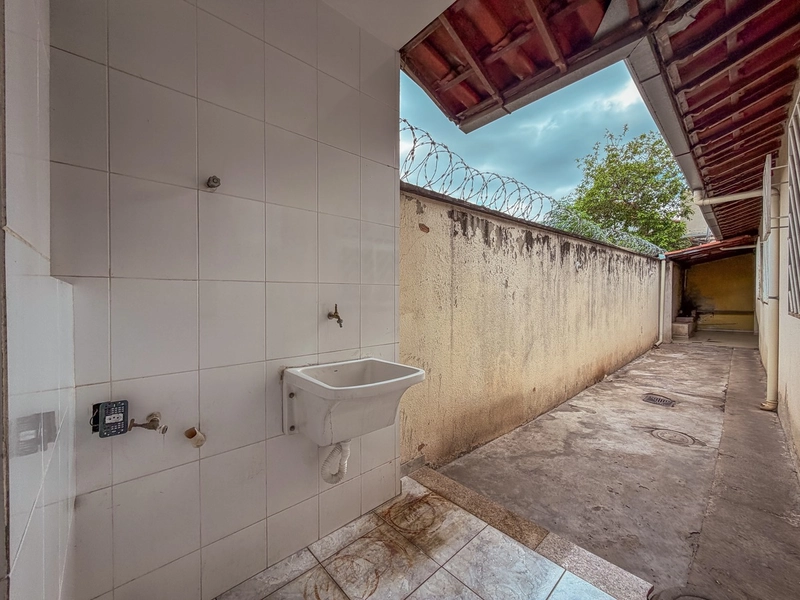 CASA GEMINADA INDIVIDUAL À VENDA | 3 QUARTOS | 1 SUÍTE | 02  BANHEIROS: 15ª foto da galeria de imagens do imóvel