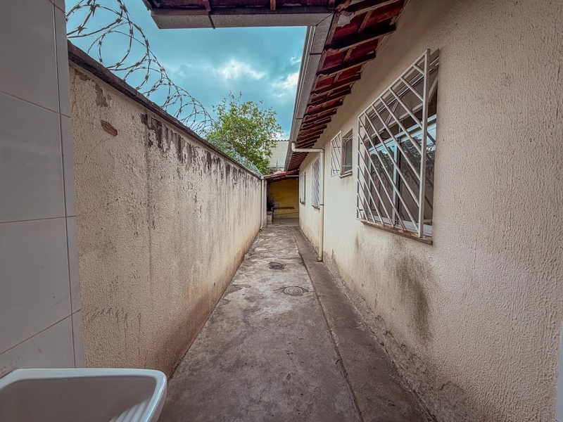 CASA GEMINADA INDIVIDUAL À VENDA | 3 QUARTOS | 1 SUÍTE | 02  BANHEIROS: 16ª foto da galeria de imagens do imóvel