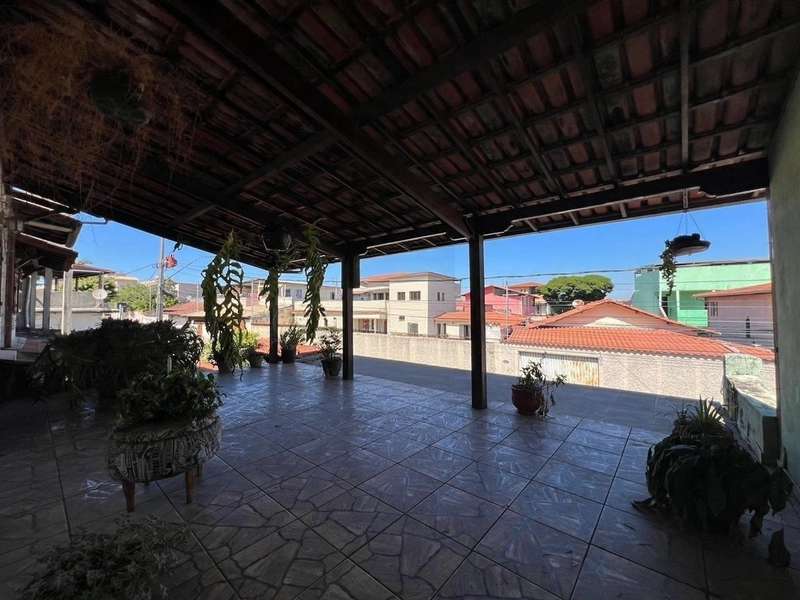 CASA | 5 QUARTOS | 01 SUÍTE | 02 BANHEIROS | 03 VAGAS: 3ª foto da galeria de imagens do imóvel