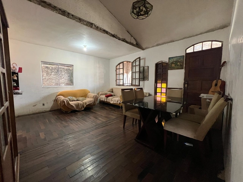 CASA  À VENDA NO CARAJÁS | 3 QUARTOS  | 01 BANHEIRO | 02 VAGAS: 6ª foto da galeria de imagens do imóvel