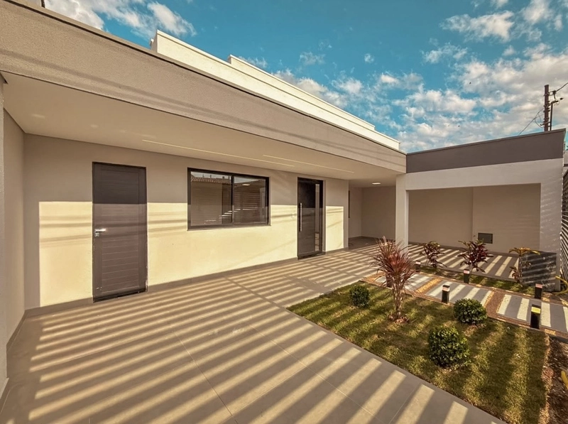 CASA LINEAR À VENDA | 03 QUARTOS | 01 SUÍTE MASTER | CLOSET | 02 VAGAS