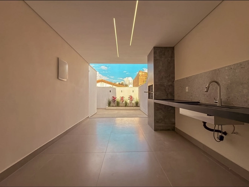 CASA LINEAR À VENDA | 03 QUARTOS | 01 SUÍTE MASTER | CLOSET | 02 VAGAS: 12ª foto da galeria de imagens do imóvel