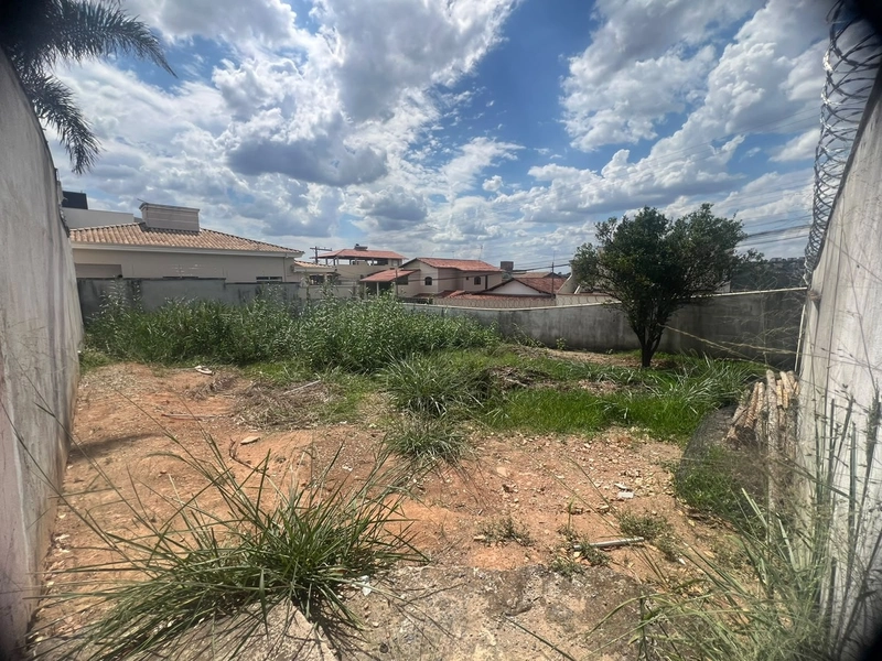 LOTE DE ESQUINA COM 360 METROS TOTALMENTE PLANO: 4ª foto da galeria de imagens do imóvel