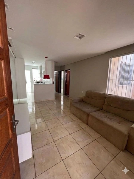 CASA GEMINADA À VENDA NO XANGRILA: 7ª foto da galeria de imagens do imóvel