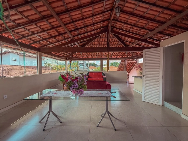 CASA À VENDA NA REGIÃO DO NACIONAL | 3 QUARTOS | 1 SUÍTE | 3 VAGAS |: 3ª foto da galeria de imagens do imóvel