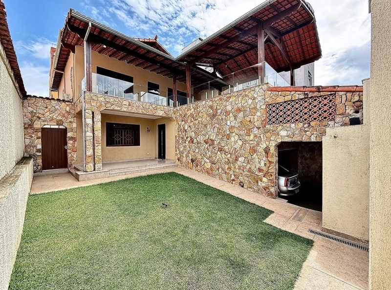 CASA DE ALTO PADRÃO À VENDA | SERRANO – BELO HORIZONTE