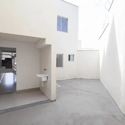 CASA À VENDA NO XANGRI-LÁ | 3 QUARTOS | 1 SUÍTE: 2ª foto da galeria de imagens do imóvel