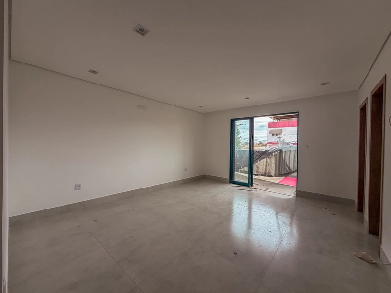 LINDA CASA Á VENDA NO BAIRRO XANGRILÁ - CONTAGEM | 3 QUARTOS: 4ª foto da galeria de imagens do imóvel