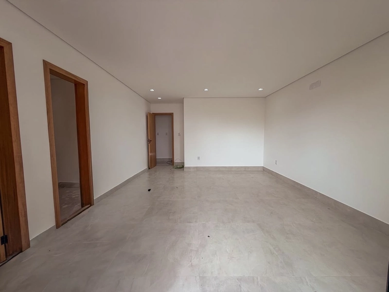 LINDA CASA Á VENDA NO BAIRRO XANGRILÁ - CONTAGEM | 3 QUARTOS: 10ª foto da galeria de imagens do imóvel