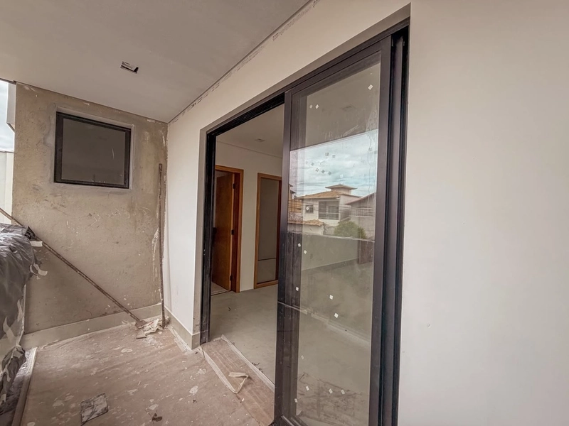 LINDA CASA Á VENDA NO BAIRRO XANGRILÁ - CONTAGEM | 3 QUARTOS: 3ª foto da galeria de imagens do imóvel